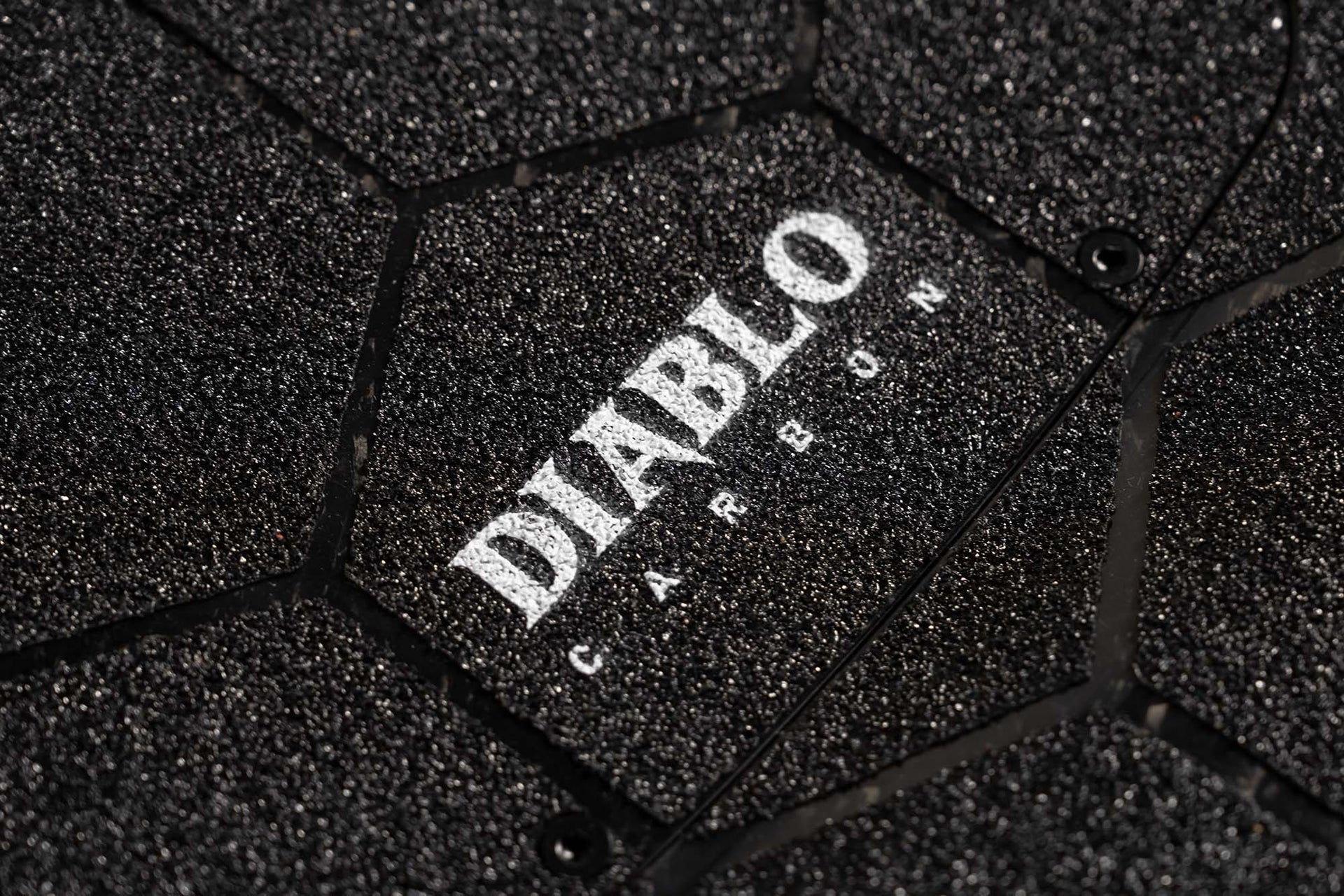 Diablo Carbon 2-in-1